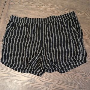 Sonoma Black and White Linen Blend High Waist Shorts 1X